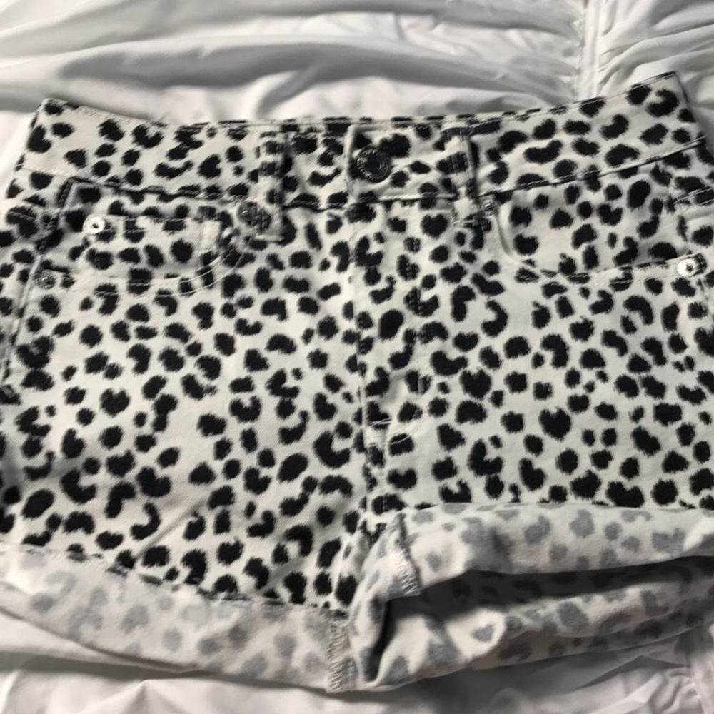 cheetah print american eagle shorts